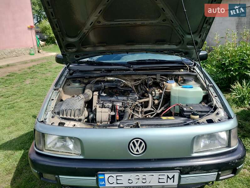Седан Volkswagen Passat 1989 в Черновцах