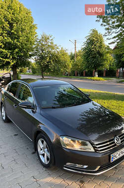 Седан Volkswagen Passat 2011 в Сокале