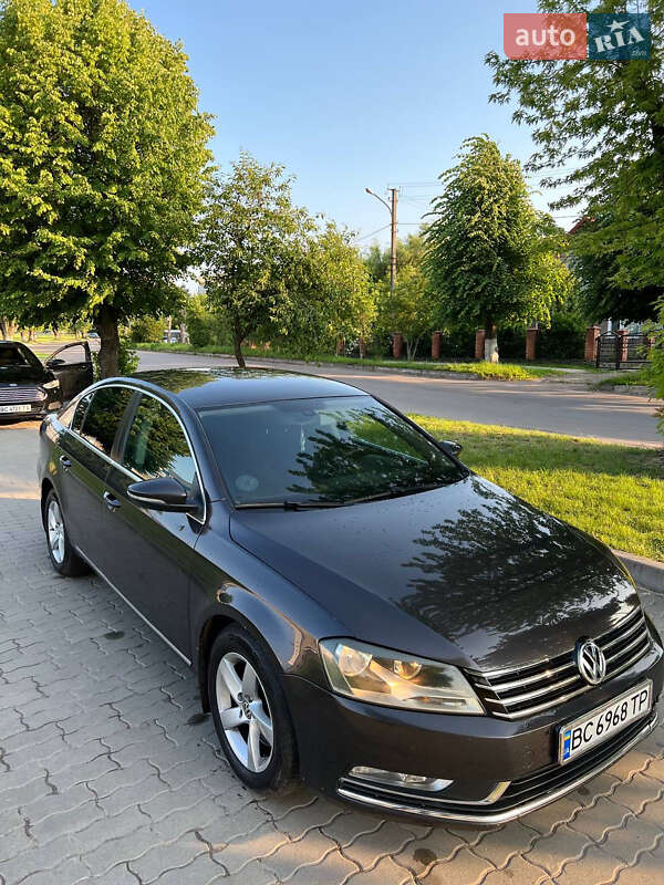Volkswagen Passat 2011