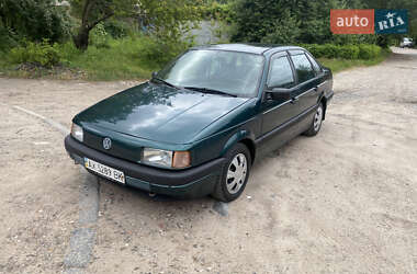 Седан Volkswagen Passat 1988 в Харькове