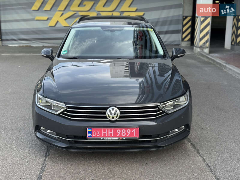 Универсал Volkswagen Passat 2018 в Киеве