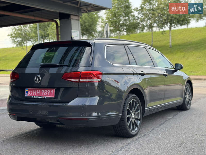 Универсал Volkswagen Passat 2018 в Киеве