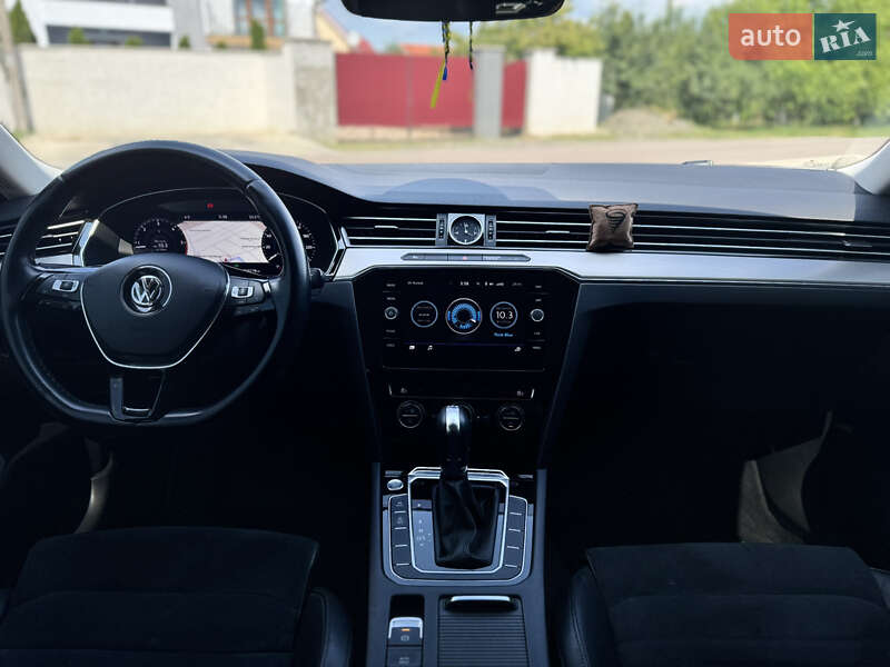 Седан Volkswagen Passat 2018 в Ужгороде