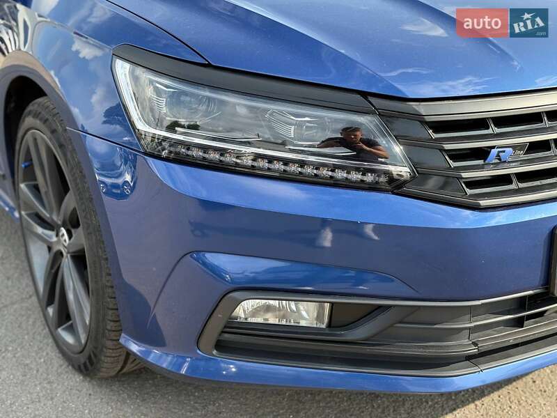 Седан Volkswagen Passat 2016 в Киеве
