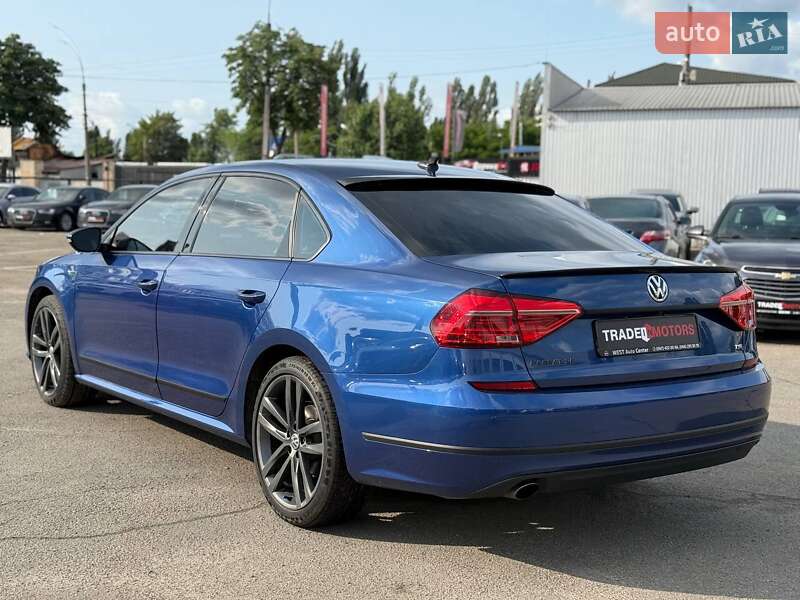 Седан Volkswagen Passat 2016 в Киеве