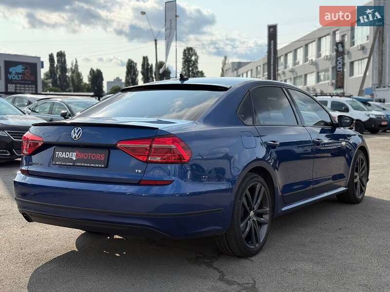 Седан Volkswagen Passat 2016 в Киеве