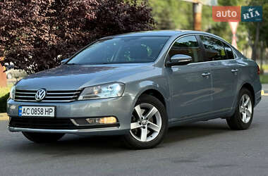 Седан Volkswagen Passat 2011 в Дніпрі