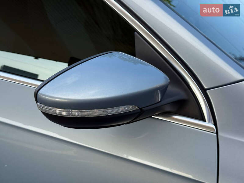 Седан Volkswagen Passat 2011 в Дніпрі
