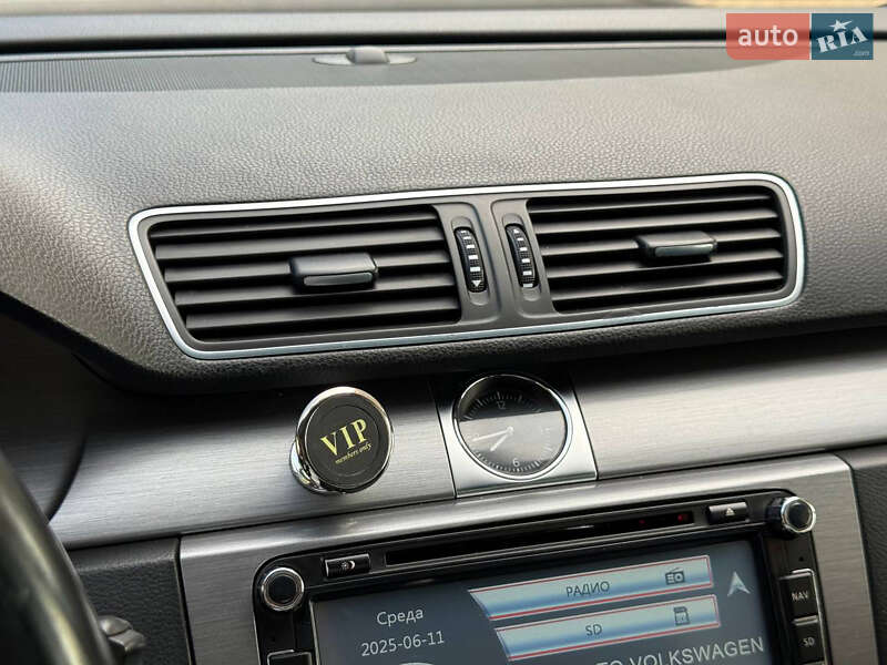 Седан Volkswagen Passat 2011 в Дніпрі