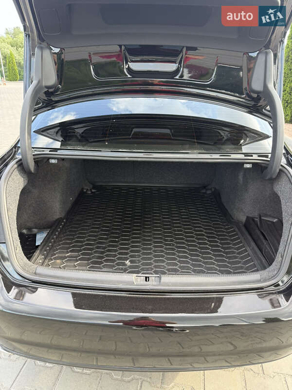 Седан Volkswagen Passat 2014 в Виннице