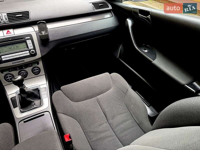 Універсал Volkswagen Passat 2005 в Хмельницькому