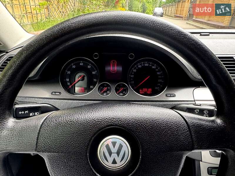 Універсал Volkswagen Passat 2005 в Хмельницькому