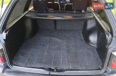 Универсал Volkswagen Passat 1993 в 