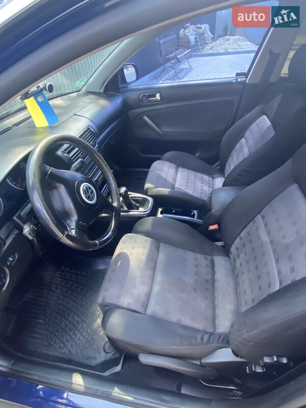 Седан Volkswagen Passat 2000 в Меденичах