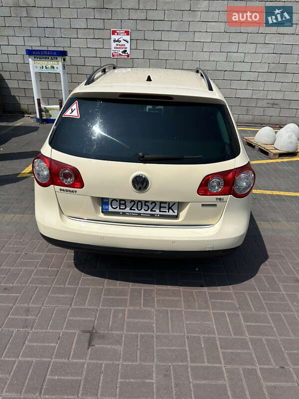 Универсал Volkswagen Passat 2011 в Киеве