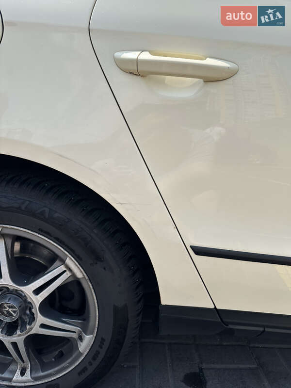 Универсал Volkswagen Passat 2011 в Киеве