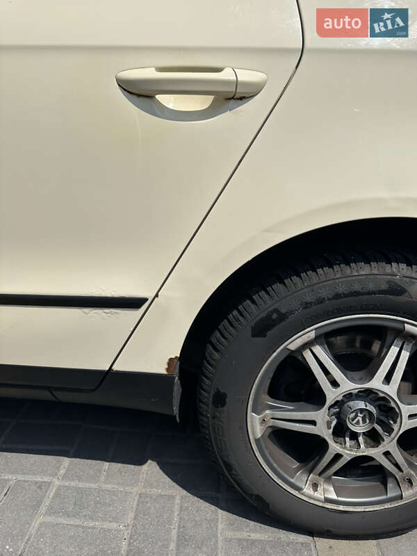 Универсал Volkswagen Passat 2011 в Киеве