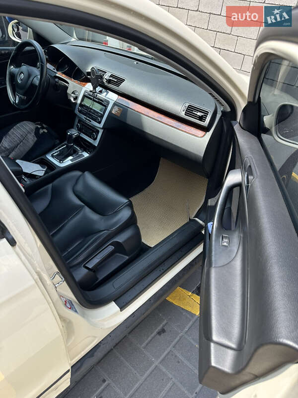Универсал Volkswagen Passat 2011 в Киеве