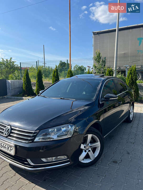 Седан Volkswagen Passat 2013 в Львове