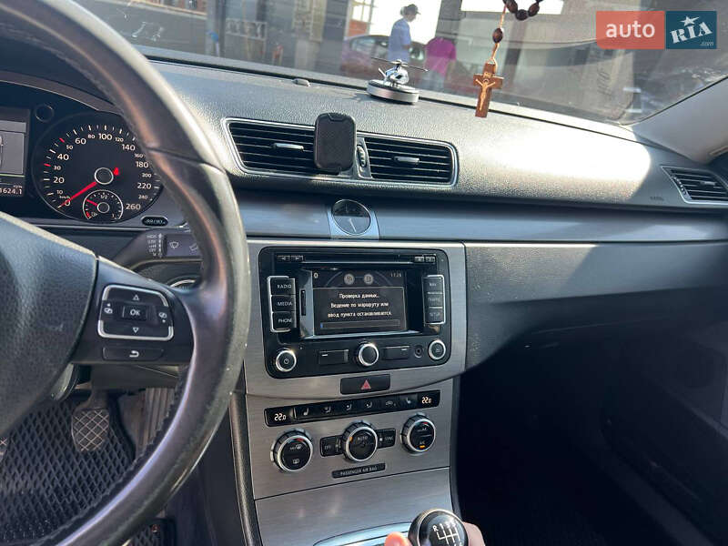 Седан Volkswagen Passat 2013 в Львове