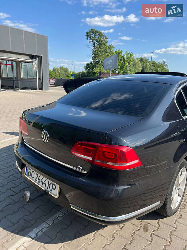 Седан Volkswagen Passat 2013 в Львове