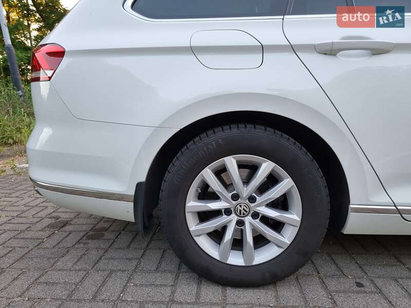 Универсал Volkswagen Passat 2015 в Киеве