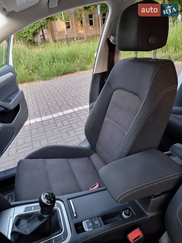 Универсал Volkswagen Passat 2015 в Киеве