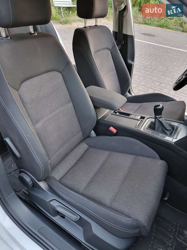 Универсал Volkswagen Passat 2015 в Киеве