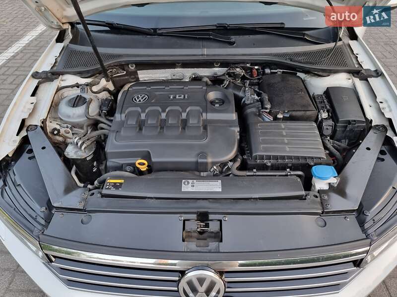 Универсал Volkswagen Passat 2015 в Киеве