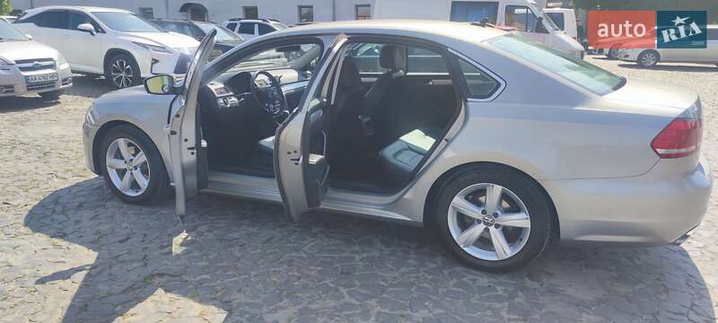 Седан Volkswagen Passat 2012 в Луцке