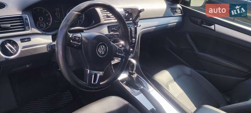 Седан Volkswagen Passat 2012 в Луцке