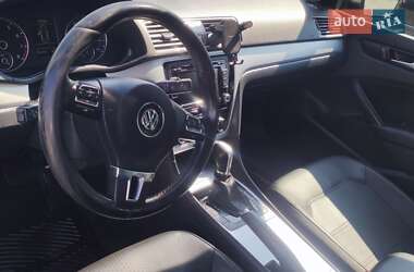 Седан Volkswagen Passat 2012 в 