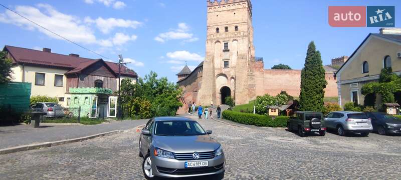 Седан Volkswagen Passat 2012 в Луцке