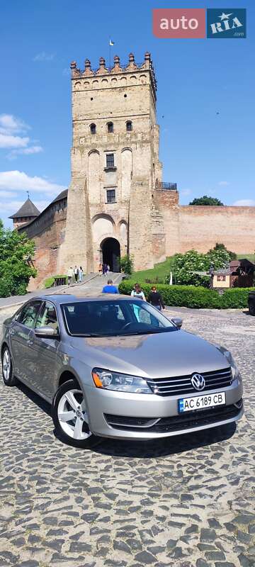 Седан Volkswagen Passat 2012 в Луцке