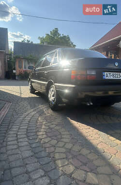 Седан Volkswagen Passat 1993 в 