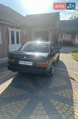 Седан Volkswagen Passat 1993 в 