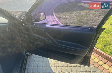 Седан Volkswagen Passat 1993 в 
