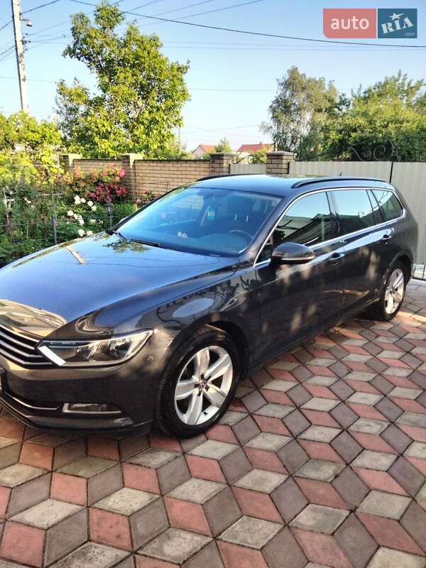 Универсал Volkswagen Passat 2017 в Житомире