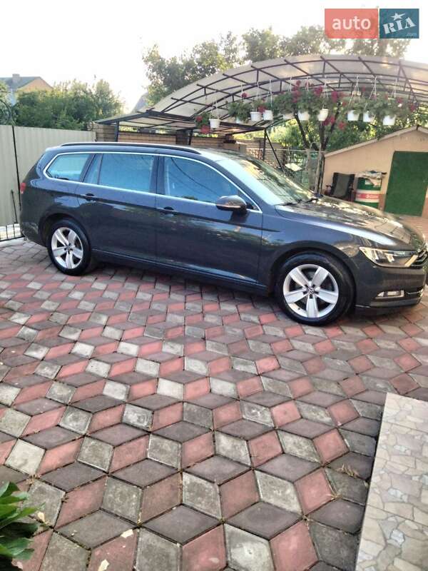 Универсал Volkswagen Passat 2017 в Житомире