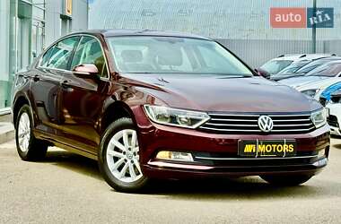 Седан Volkswagen Passat 2017 в Києві