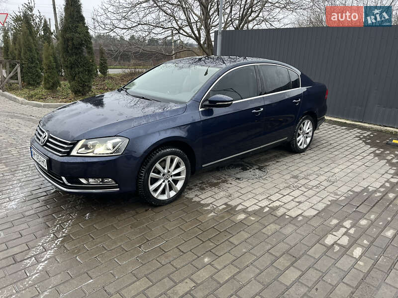Седан Volkswagen Passat 2011 в Житомире