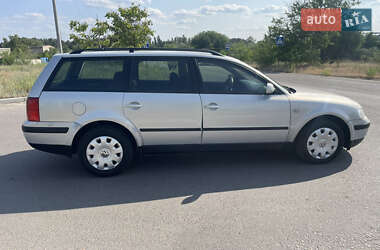 Универсал Volkswagen Passat 2000 в 
