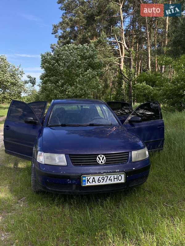 Седан Volkswagen Passat 1997 в Василькові