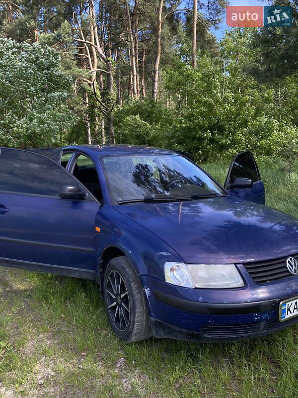Седан Volkswagen Passat 1997 в Василькові