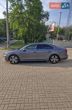 Седан Volkswagen Passat 2016 в 
