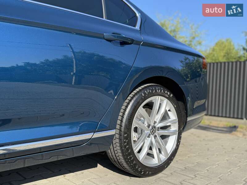 Седан Volkswagen Passat 2020 в Стрию