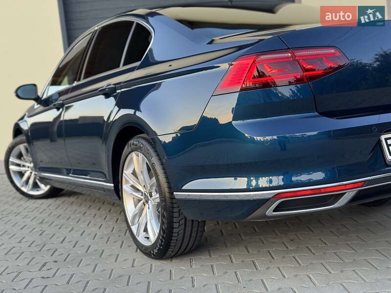 Седан Volkswagen Passat 2020 в Стрию