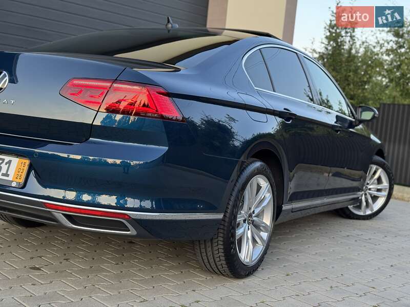 Седан Volkswagen Passat 2020 в Стрию
