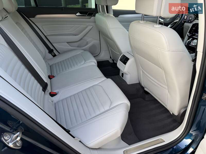 Седан Volkswagen Passat 2020 в Стрию
