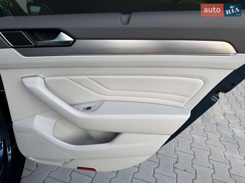 Седан Volkswagen Passat 2020 в Стрию
